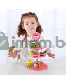 Дървени кексчета и десерти на поднос